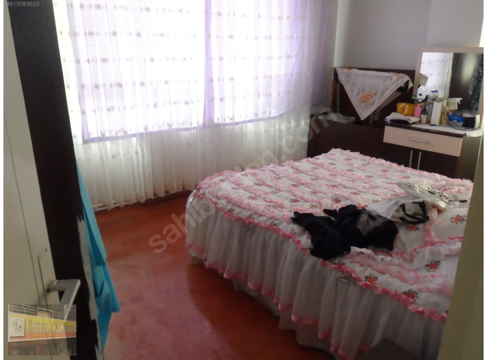 ÜNÜVAR EMLAK'TAN 2.KAT 150 M2 3+1 DOGALĞAZ KOMBİLİ DAİRE.