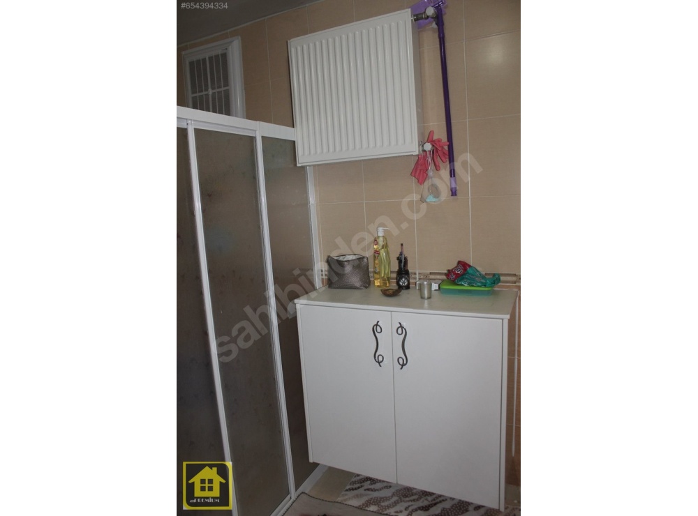 GAZİKENT'TE FERAH VE BAKIMLI 3+1 SATILIK DAİRE