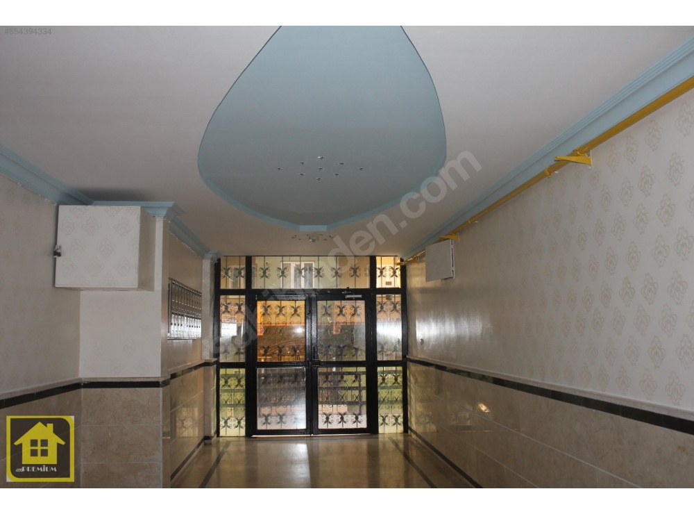 GAZİKENT'TE FERAH VE BAKIMLI 3+1 SATILIK DAİRE