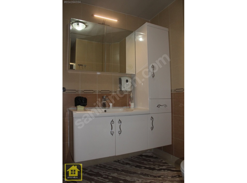 GAZİKENT'TE FERAH VE BAKIMLI 3+1 SATILIK DAİRE