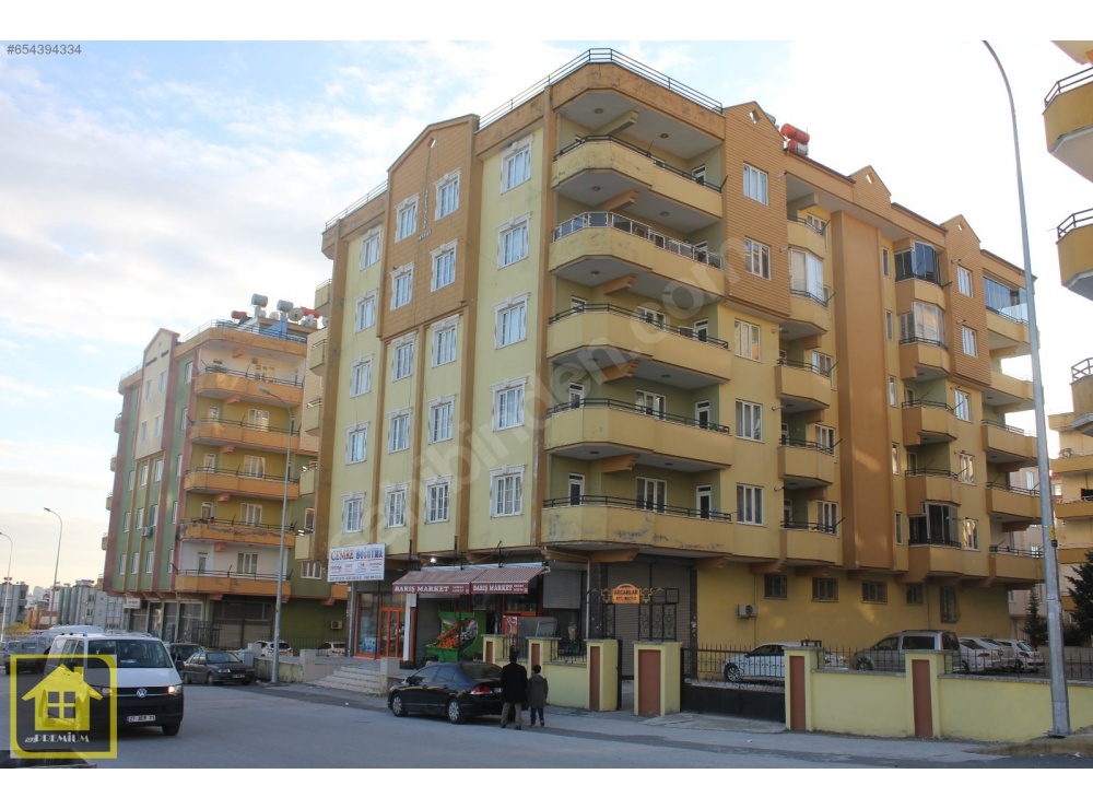 GAZİKENT'TE FERAH VE BAKIMLI 3+1 SATILIK DAİRE