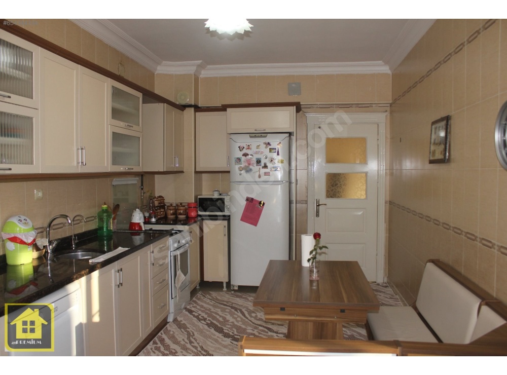 GAZİKENT'TE FERAH VE BAKIMLI 3+1 SATILIK DAİRE