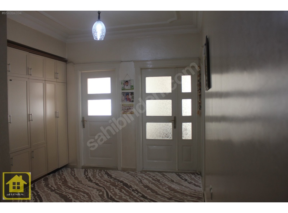 GAZİKENT'TE FERAH VE BAKIMLI 3+1 SATILIK DAİRE