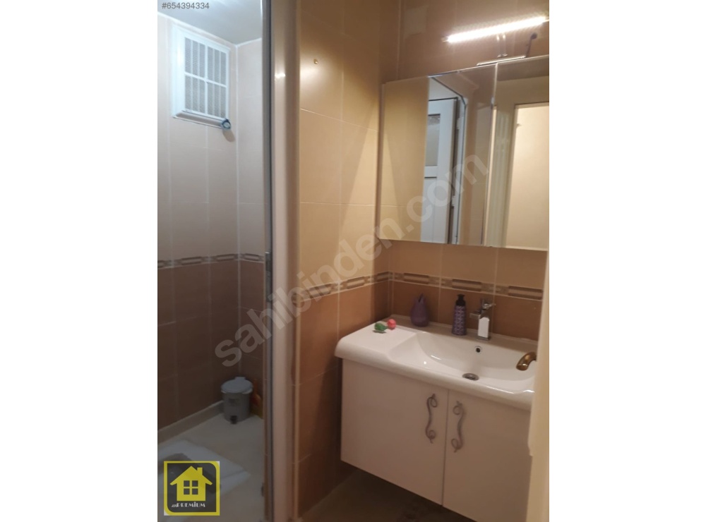 GAZİKENT'TE FERAH VE BAKIMLI 3+1 SATILIK DAİRE