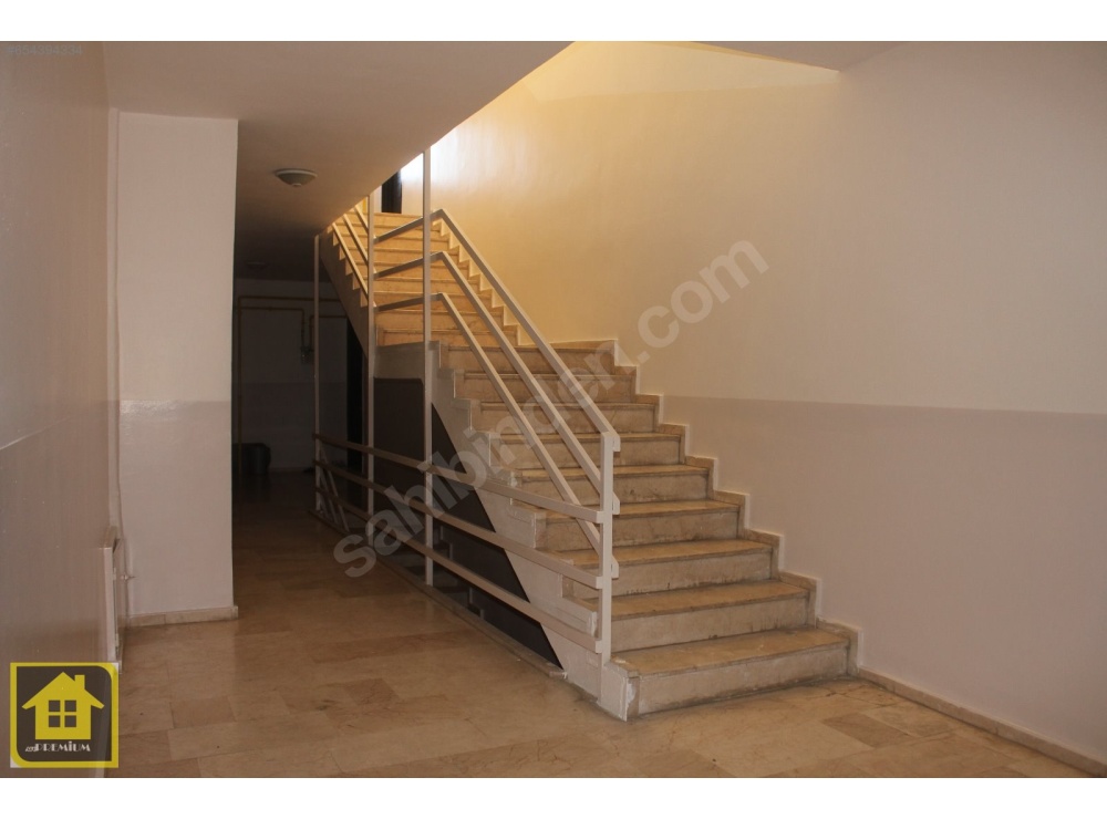 GAZİKENT'TE FERAH VE BAKIMLI 3+1 SATILIK DAİRE