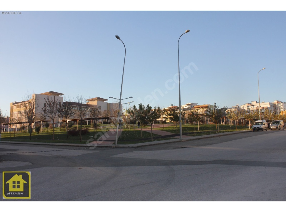 GAZİKENT'TE FERAH VE BAKIMLI 3+1 SATILIK DAİRE