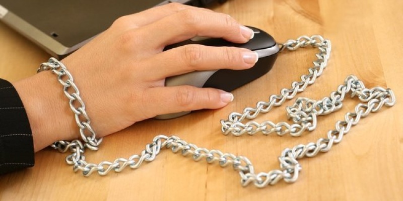 İnternet Bağımlılığı Nedir? Nasıl Kurtuluruz?