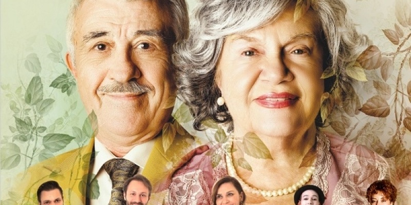 Ağaçlar Ayakta Ölür tiyatro sahneleri