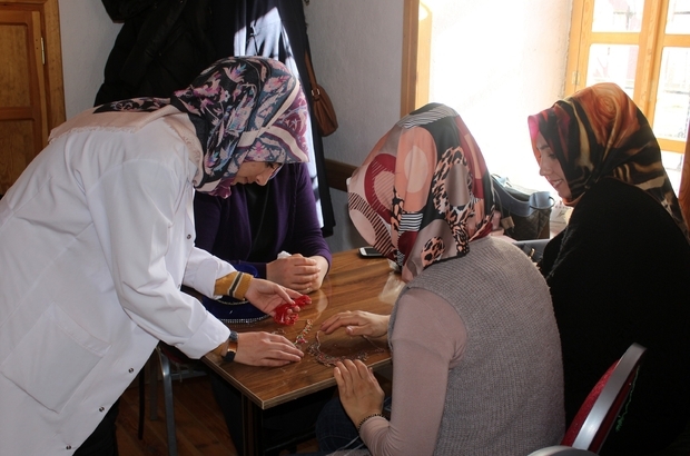 Takı kursu ev hanımlarına iş imkanı sağlıyor